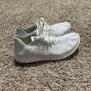 Nike women’s free runs